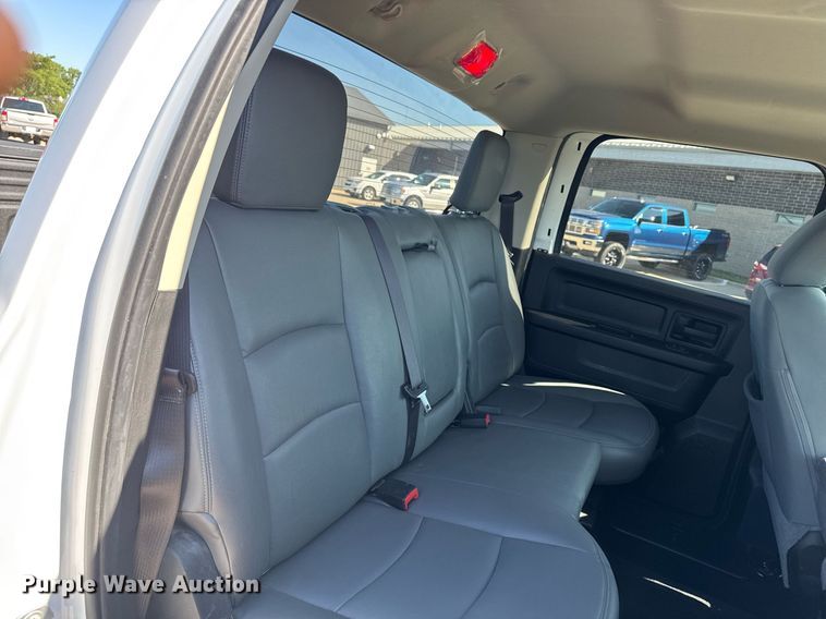 image for item EM2093 2019 Dodge Ram 1500 Crew Cab pickup truck