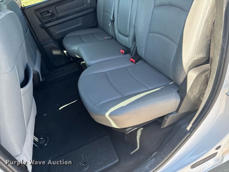 image for item EM2093 2019 Dodge Ram 1500 Crew Cab pickup truck