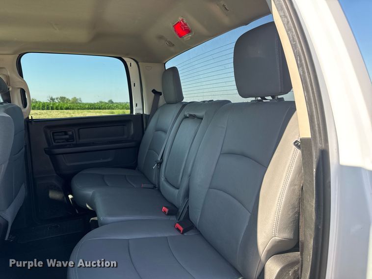 image for item EM2093 2019 Dodge Ram 1500 Crew Cab pickup truck