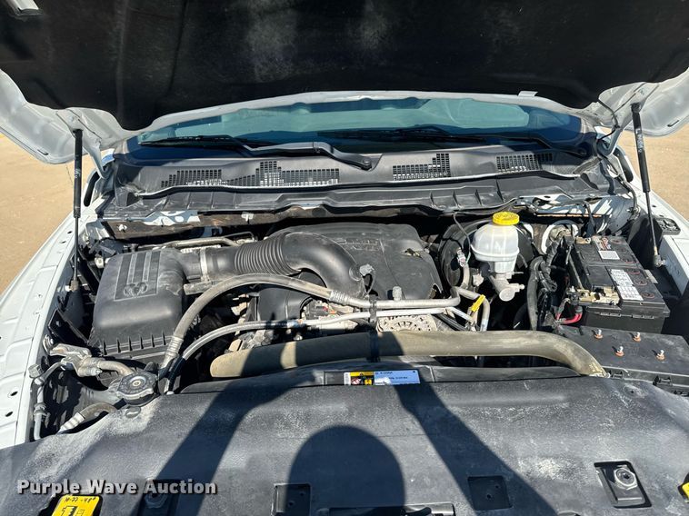 image for item EM2093 2019 Dodge Ram 1500 Crew Cab pickup truck