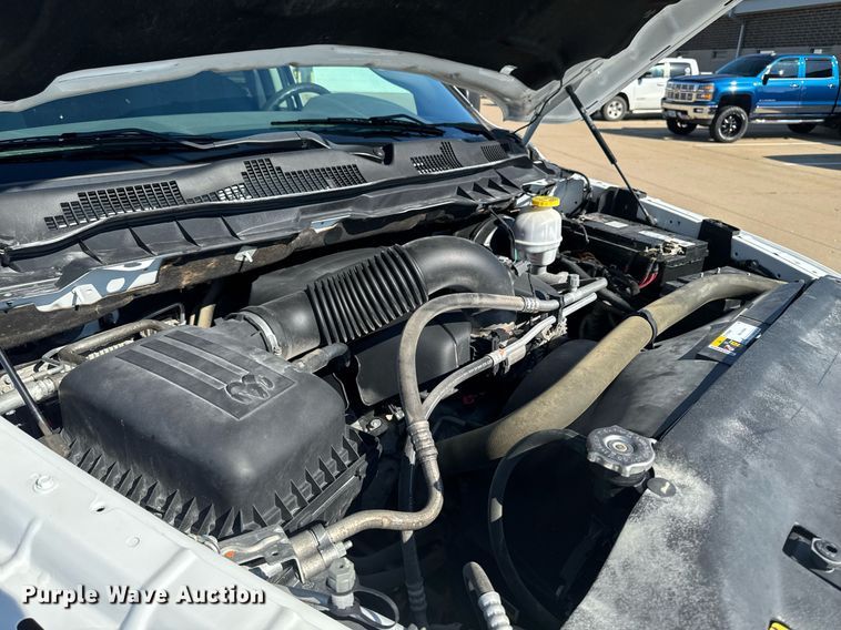 image for item EM2093 2019 Dodge Ram 1500 Crew Cab pickup truck