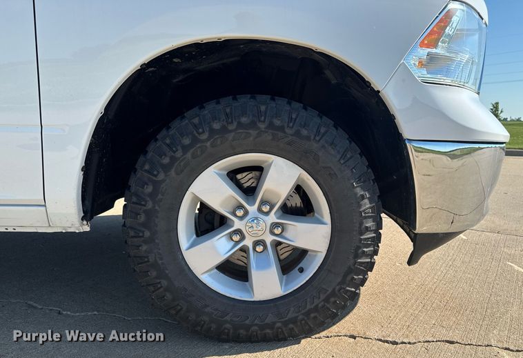 image for item EM2093 2019 Dodge Ram 1500 Crew Cab pickup truck