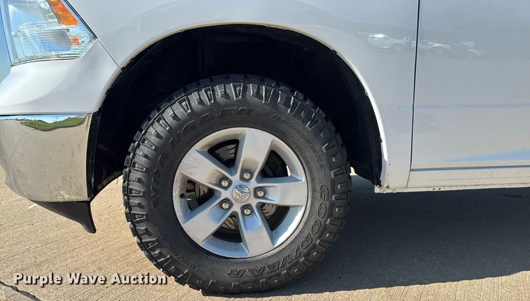 image for item EM2093 2019 Dodge Ram 1500 Crew Cab pickup truck