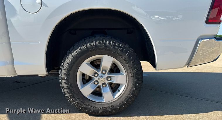 image for item EM2093 2019 Dodge Ram 1500 Crew Cab pickup truck