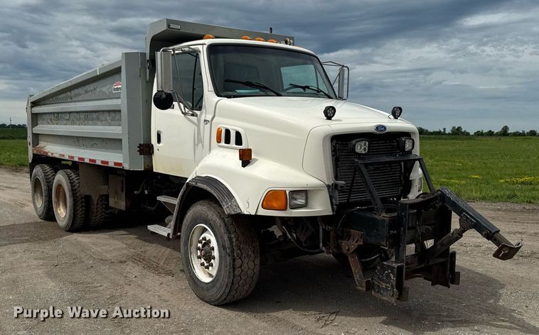 image for item EM2096 1997 Ford LT9513 dump truck
