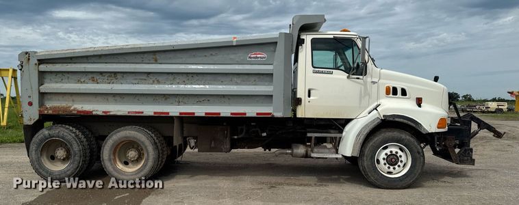image for item EM2096 1997 Ford LT9513 dump truck
