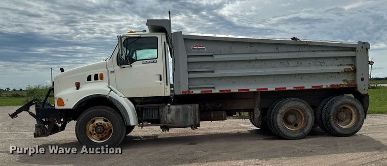 image for item EM2096 1997 Ford LT9513 dump truck