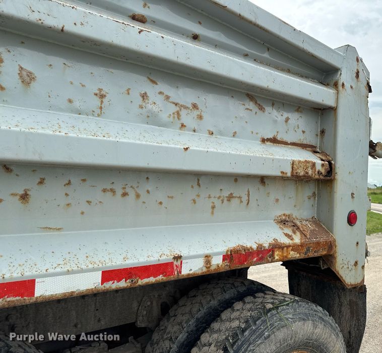 image for item EM2096 1997 Ford LT9513 dump truck
