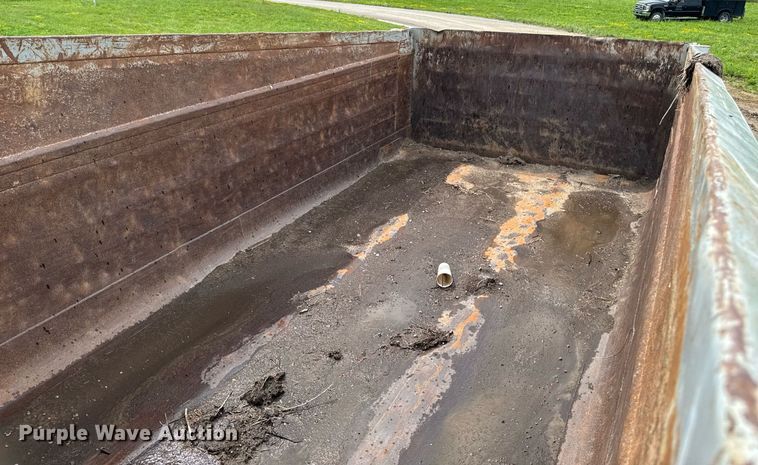 image for item EM2096 1997 Ford LT9513 dump truck