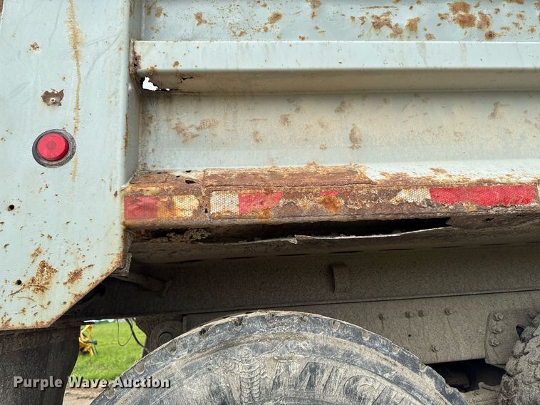 image for item EM2096 1997 Ford LT9513 dump truck