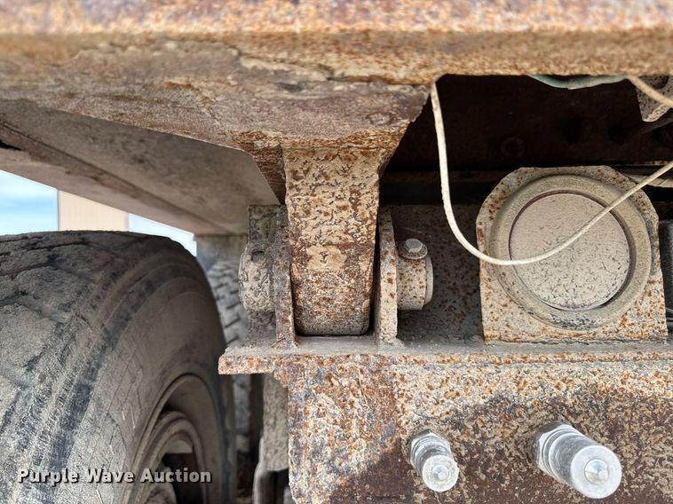 image for item EM2096 1997 Ford LT9513 dump truck