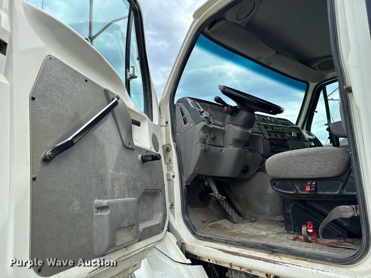 image for item EM2096 1997 Ford LT9513 dump truck