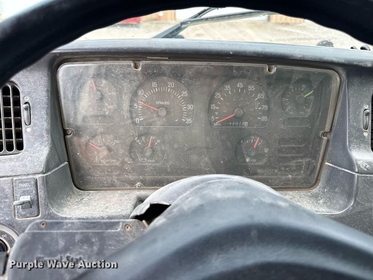 image for item EM2096 1997 Ford LT9513 dump truck