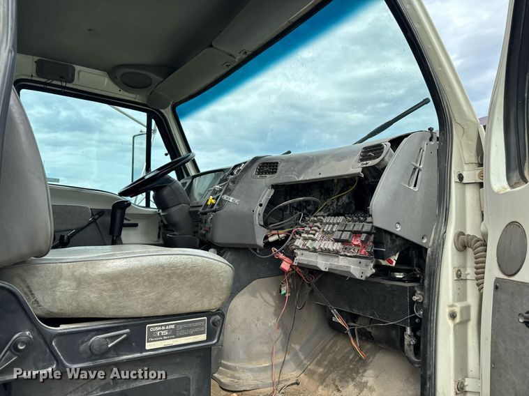 image for item EM2096 1997 Ford LT9513 dump truck