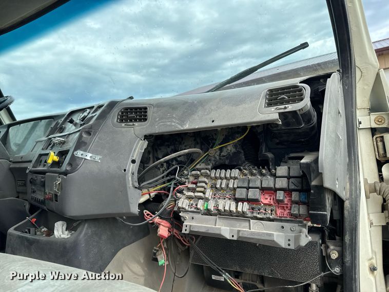 image for item EM2096 1997 Ford LT9513 dump truck