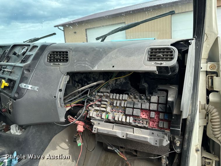 image for item EM2096 1997 Ford LT9513 dump truck