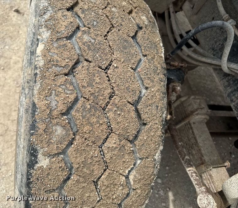 image for item EM2096 1997 Ford LT9513 dump truck