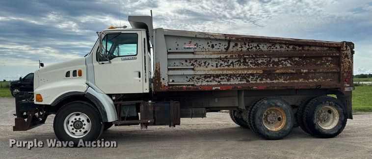 image for item EM2097 1997 Ford LT9513 dump truck