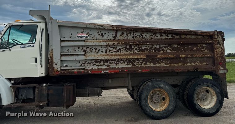 image for item EM2097 1997 Ford LT9513 dump truck