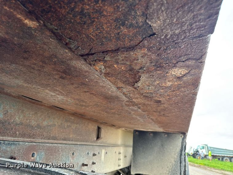 image for item EM2097 1997 Ford LT9513 dump truck