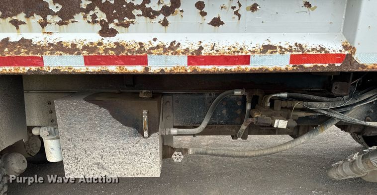 image for item EM2097 1997 Ford LT9513 dump truck