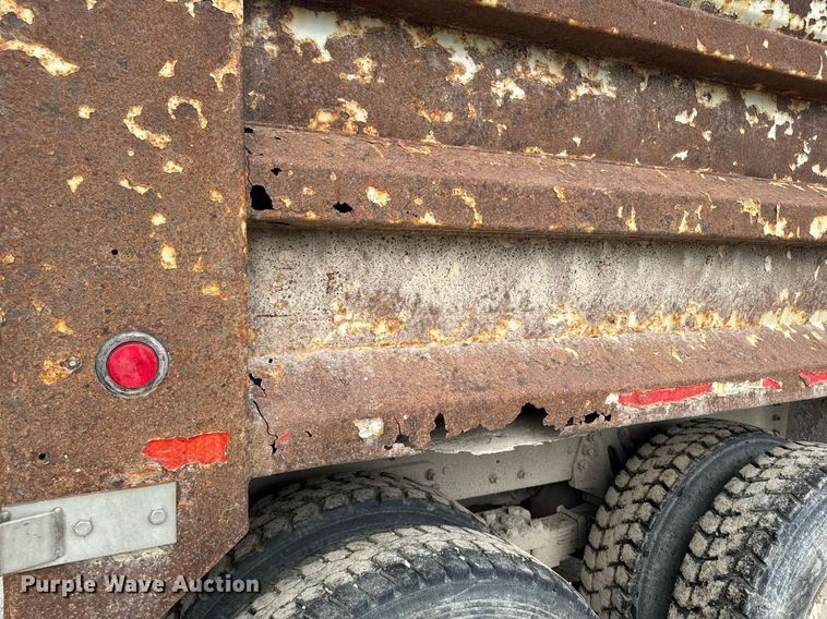 image for item EM2097 1997 Ford LT9513 dump truck