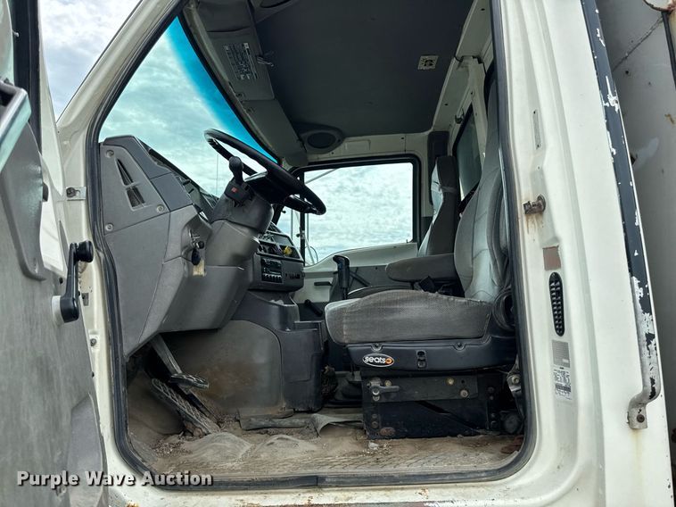 image for item EM2097 1997 Ford LT9513 dump truck