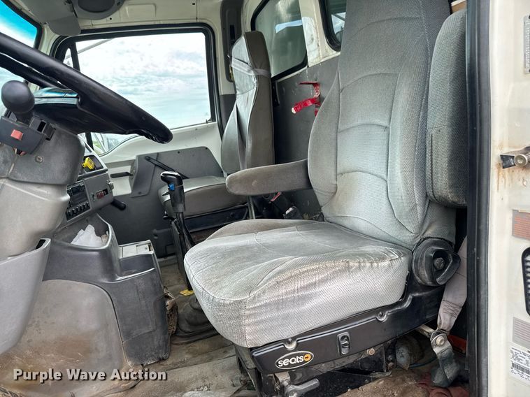 image for item EM2097 1997 Ford LT9513 dump truck