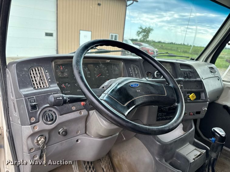 image for item EM2097 1997 Ford LT9513 dump truck