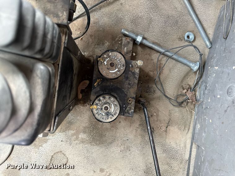 image for item EM2097 1997 Ford LT9513 dump truck