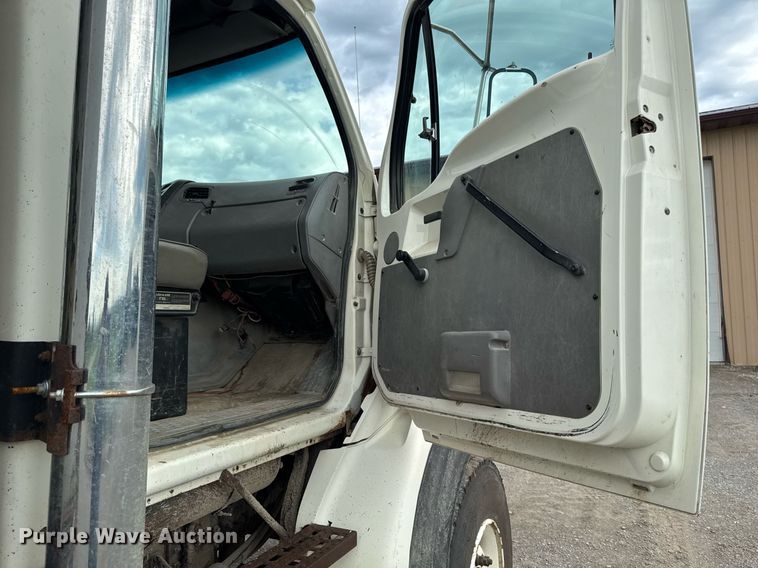 image for item EM2097 1997 Ford LT9513 dump truck