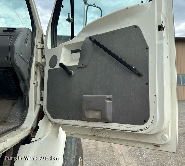 image for item EM2097 1997 Ford LT9513 dump truck