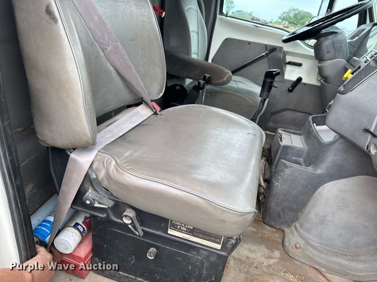 image for item EM2097 1997 Ford LT9513 dump truck