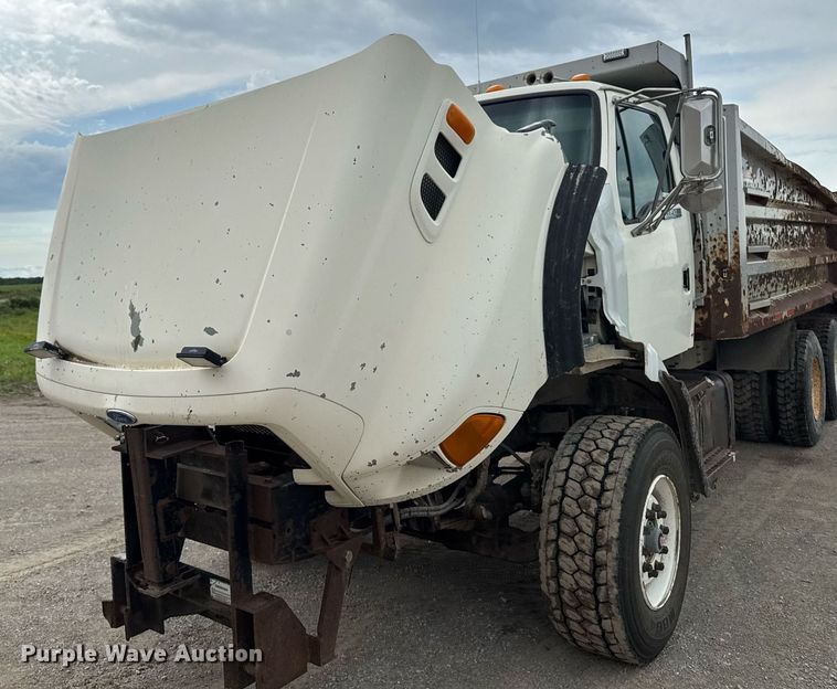 image for item EM2097 1997 Ford LT9513 dump truck