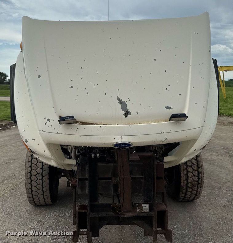 image for item EM2097 1997 Ford LT9513 dump truck