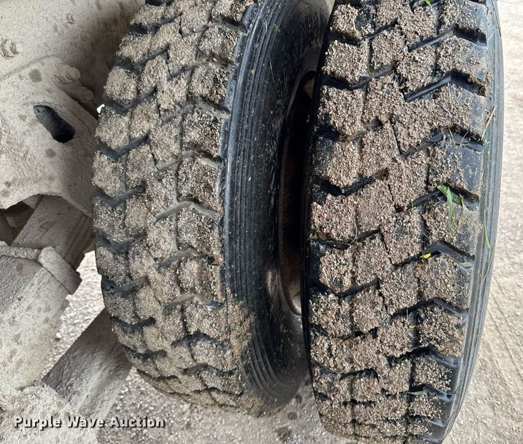 image for item EM2097 1997 Ford LT9513 dump truck