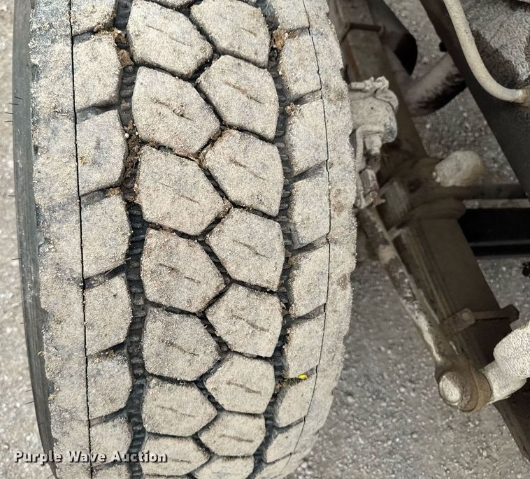 image for item EM2097 1997 Ford LT9513 dump truck