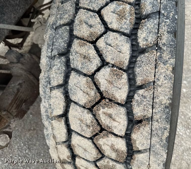 image for item EM2097 1997 Ford LT9513 dump truck