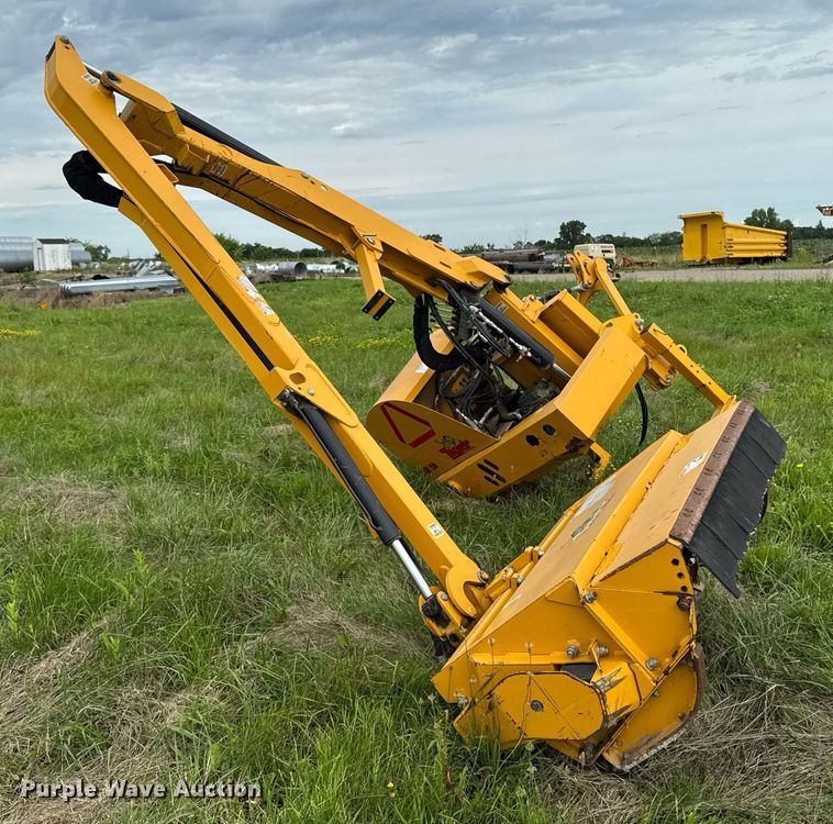image for item EM2100 2019 Tiger 7496951T side boom flail mower