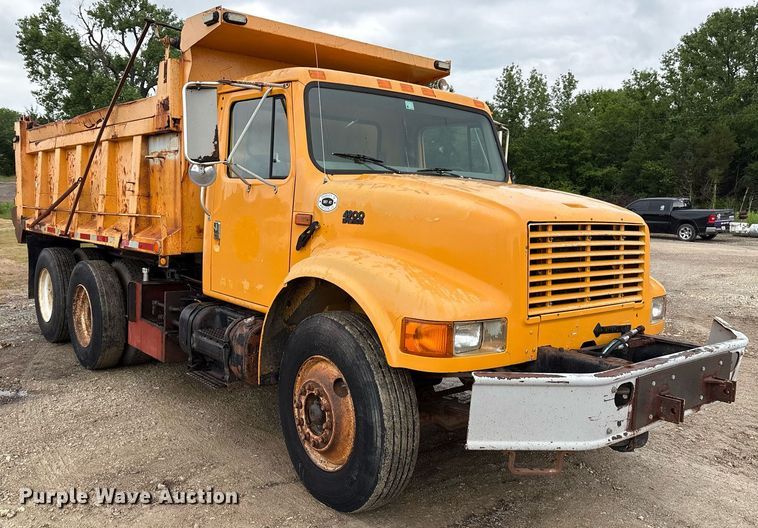 image for item EM2559 1996 International 4900 dump truck
