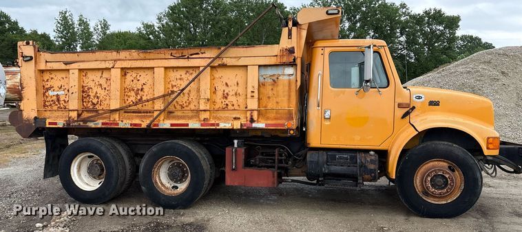 image for item EM2559 1996 International 4900 dump truck