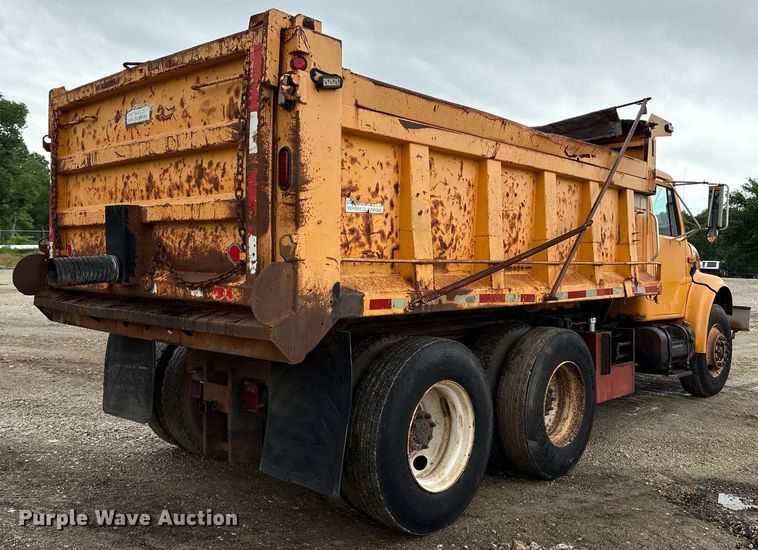 image for item EM2559 1996 International 4900 dump truck
