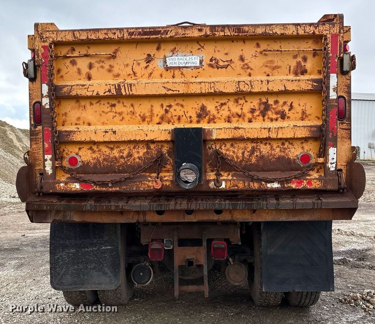 image for item EM2559 1996 International 4900 dump truck