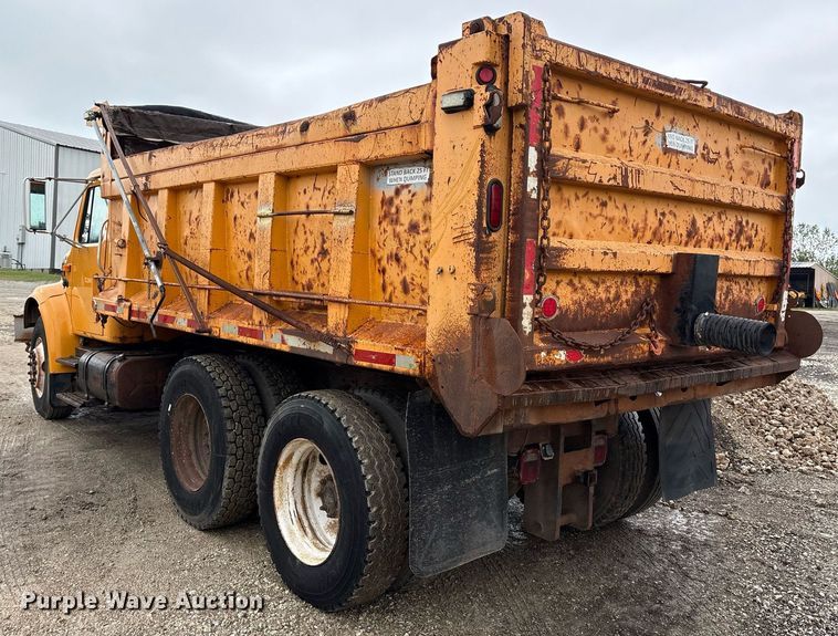 image for item EM2559 1996 International 4900 dump truck