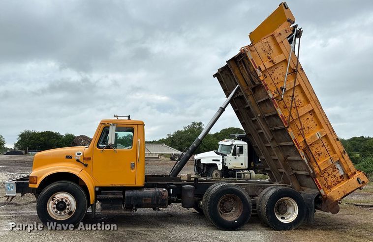 image for item EM2559 1996 International 4900 dump truck