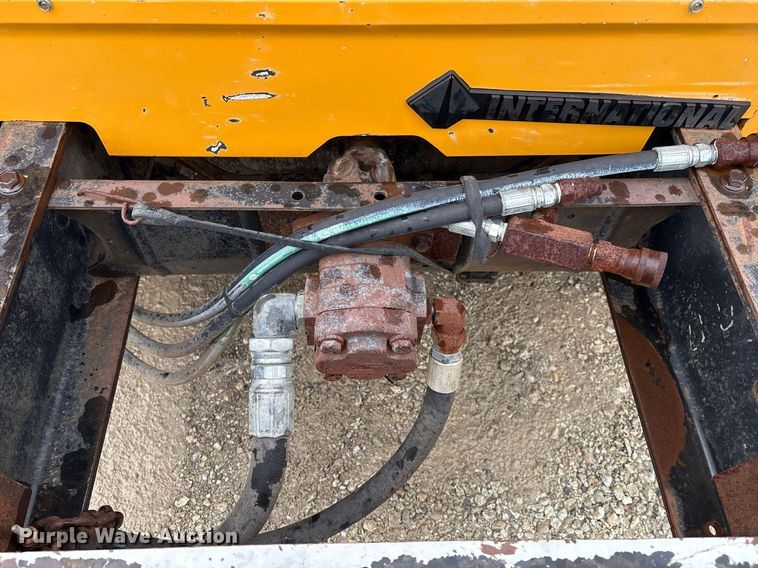 image for item EM2559 1996 International 4900 dump truck