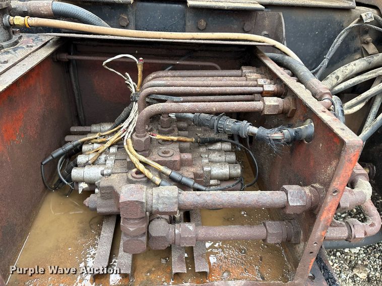 image for item EM2559 1996 International 4900 dump truck