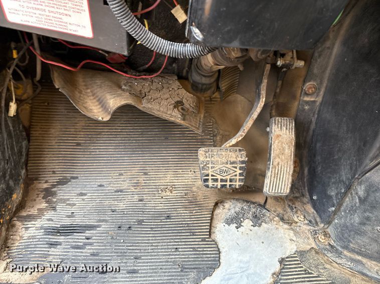 image for item EM2559 1996 International 4900 dump truck