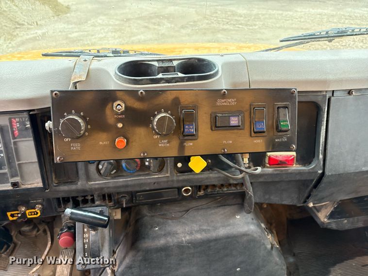 image for item EM2559 1996 International 4900 dump truck