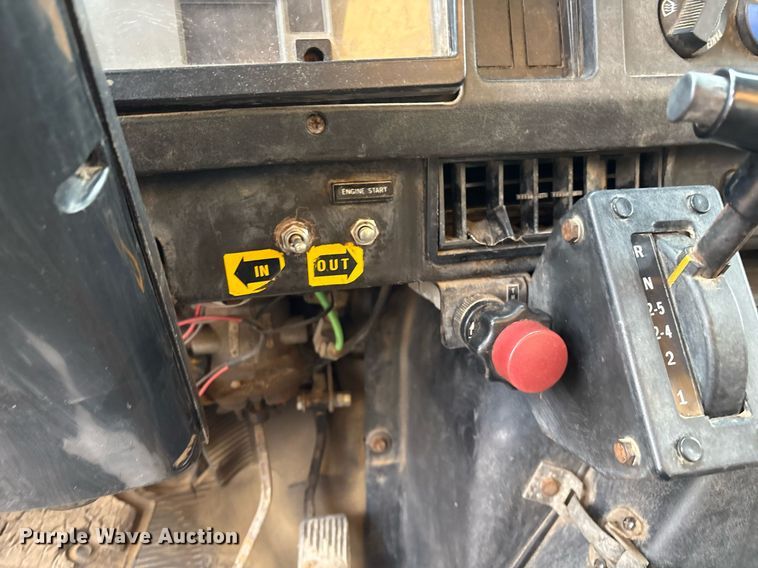 image for item EM2559 1996 International 4900 dump truck